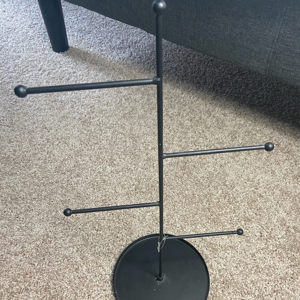 Jewelry hanger - Picture 2 of 2